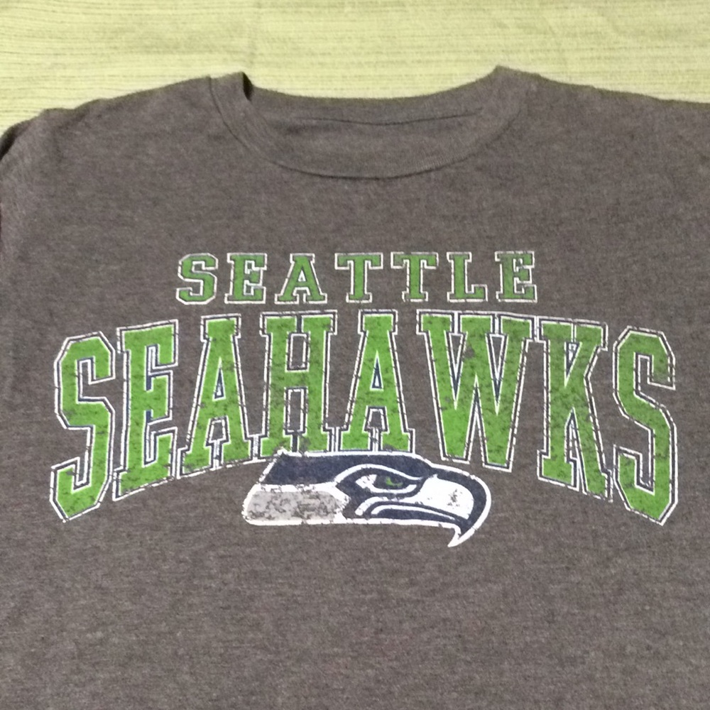 NFL SEATTLE SEAHAWKS FOOTBALL TEAM TOP